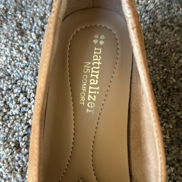 NIB Naturalizer “Leal” Tan Suede/Leather Oxfords - Picture 8 of 10